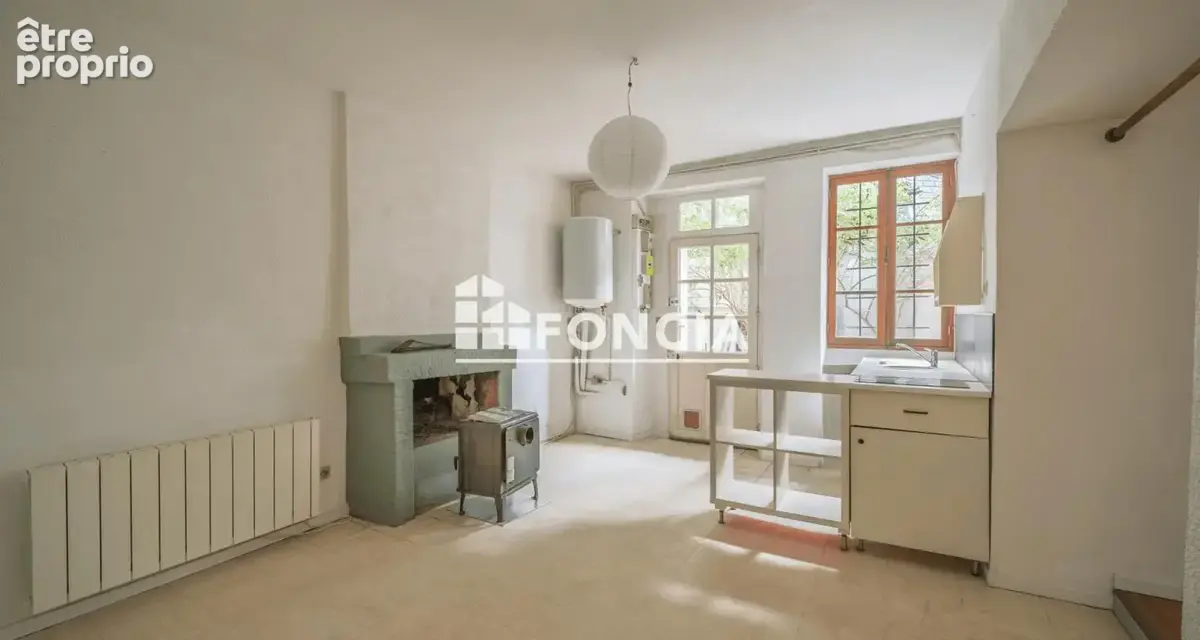 EXCLUSIVITE FONCIA quartier TALENSAC :  T2 de 34.45 m2 avec terrasse sur cour intérieure au cœur d'un immeuble ancien, à proximi - photo 3