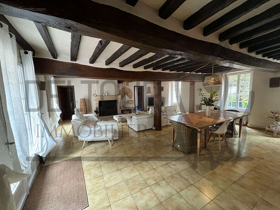 Maison à COULOMMIERS