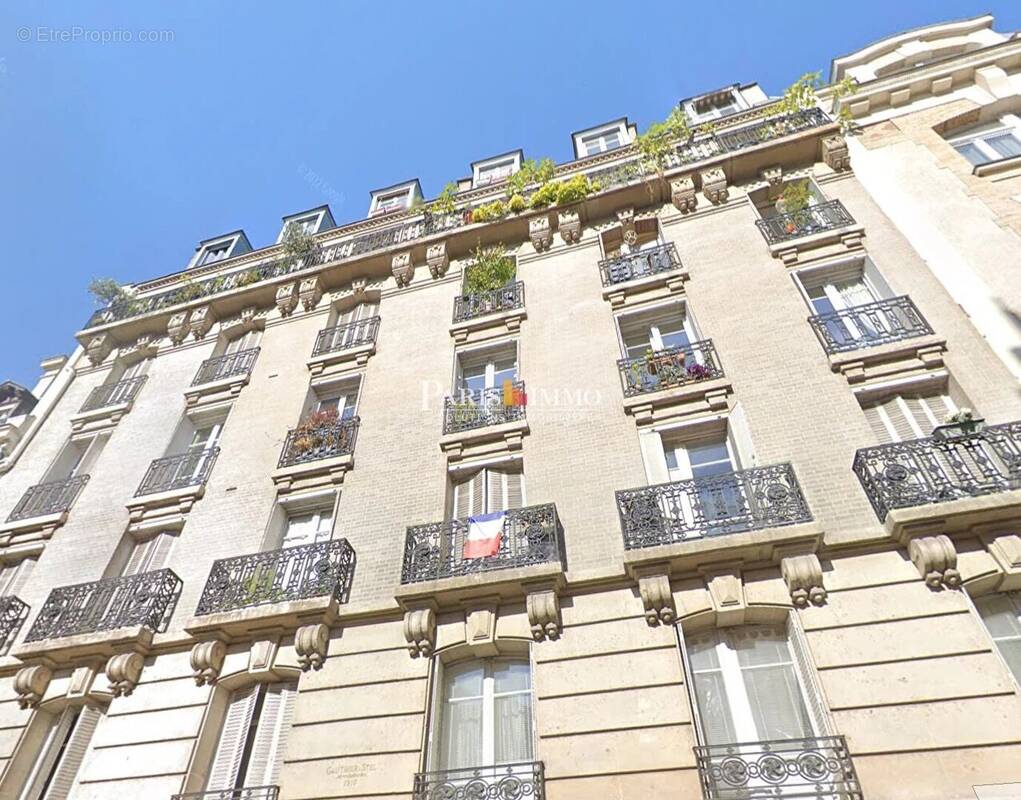Appartement à PARIS-18E