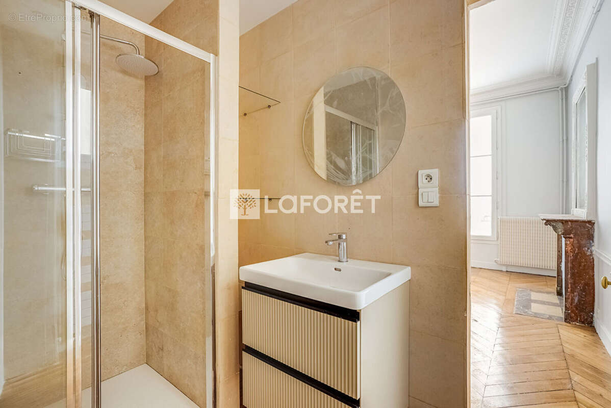 Appartement à PARIS-9E