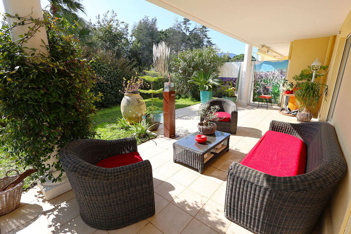 Appartement à MANDELIEU-LA-NAPOULE