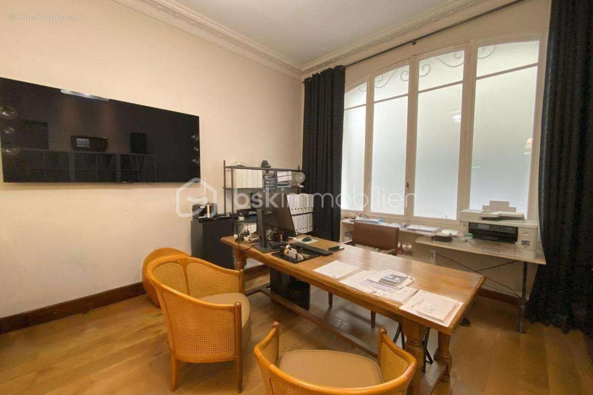 Appartement 2 pièces 55m² rénové sur cour - photo 2