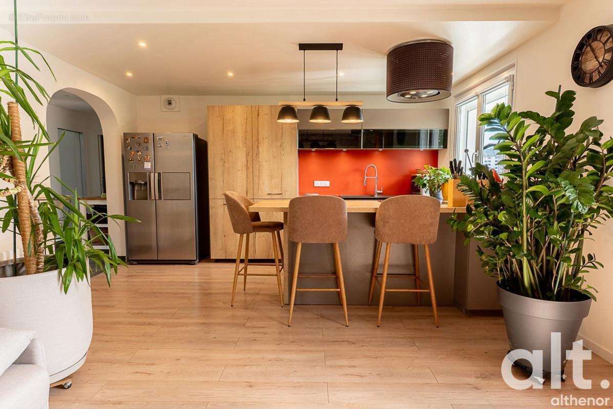 Appartement à Annecy — 3 chambres et traversant - photo 4