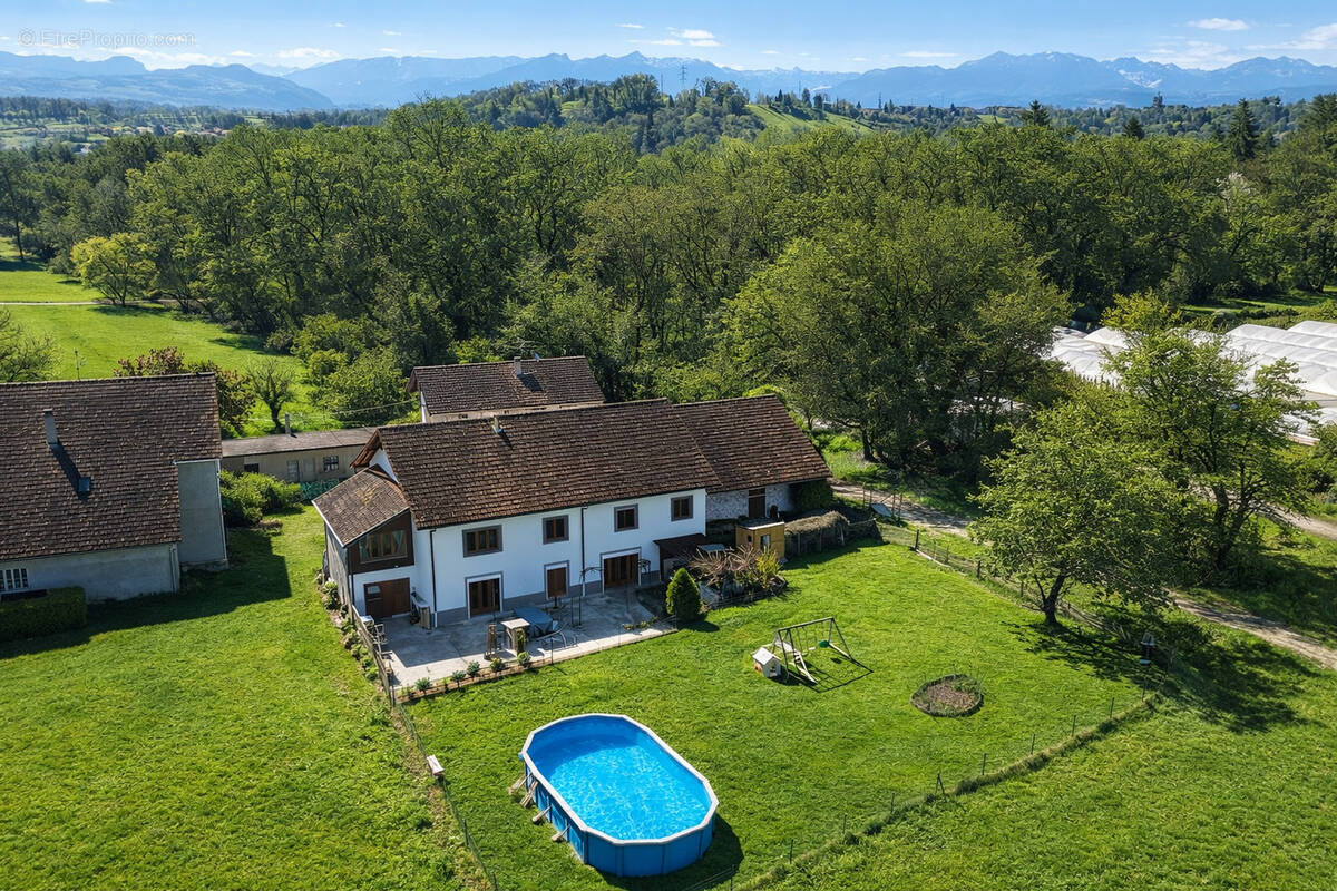Maison à ARTHAZ-PONT-NOTRE-DAME