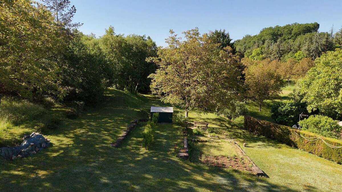 Ensemble contemporain avec maison principale, gîte indépendant, piscine chauffée et vaste terrain - photo 18