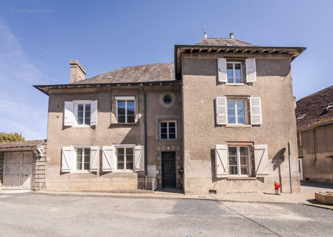 Maison à LUBERSAC