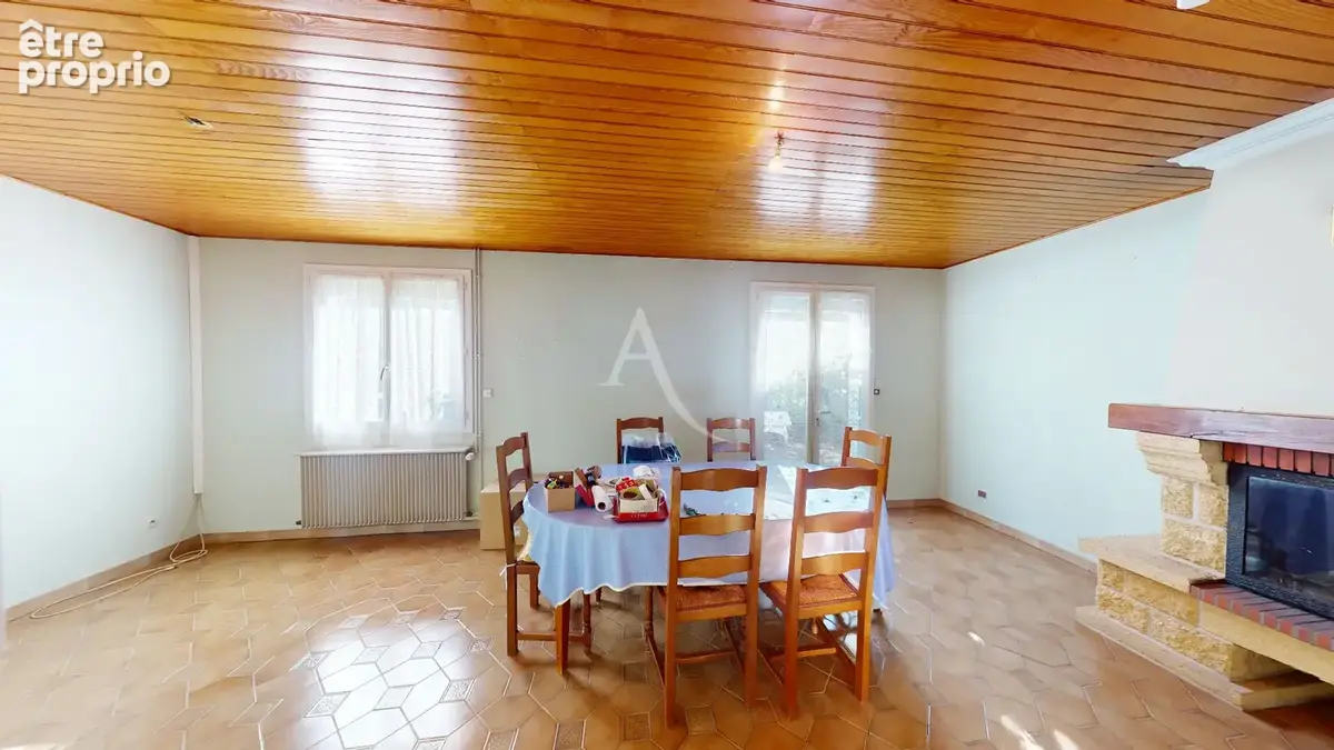 Maison de plain-pied à vendre à Chécy, 3 chambres, garage, dépendance et terrasse - photo 4