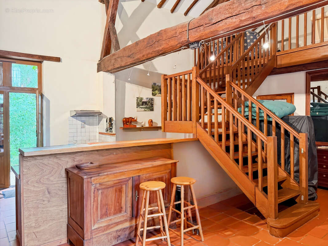 Propriété 358 m2 à vendre -avec 7700 m2 de parc - Maison 8 pièces de 234 m2, gîte de 124 m2 et piscine proche de MARCIAC (32) - photo 12