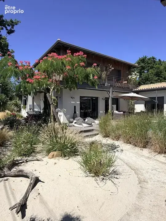 Maison 154 m² à Soulac-Sur-Mer  - photo 2