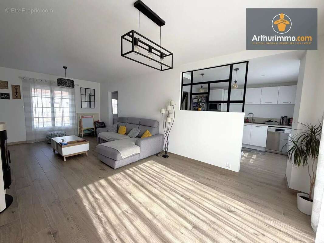 Maison à LACROIX-SAINT-OUEN