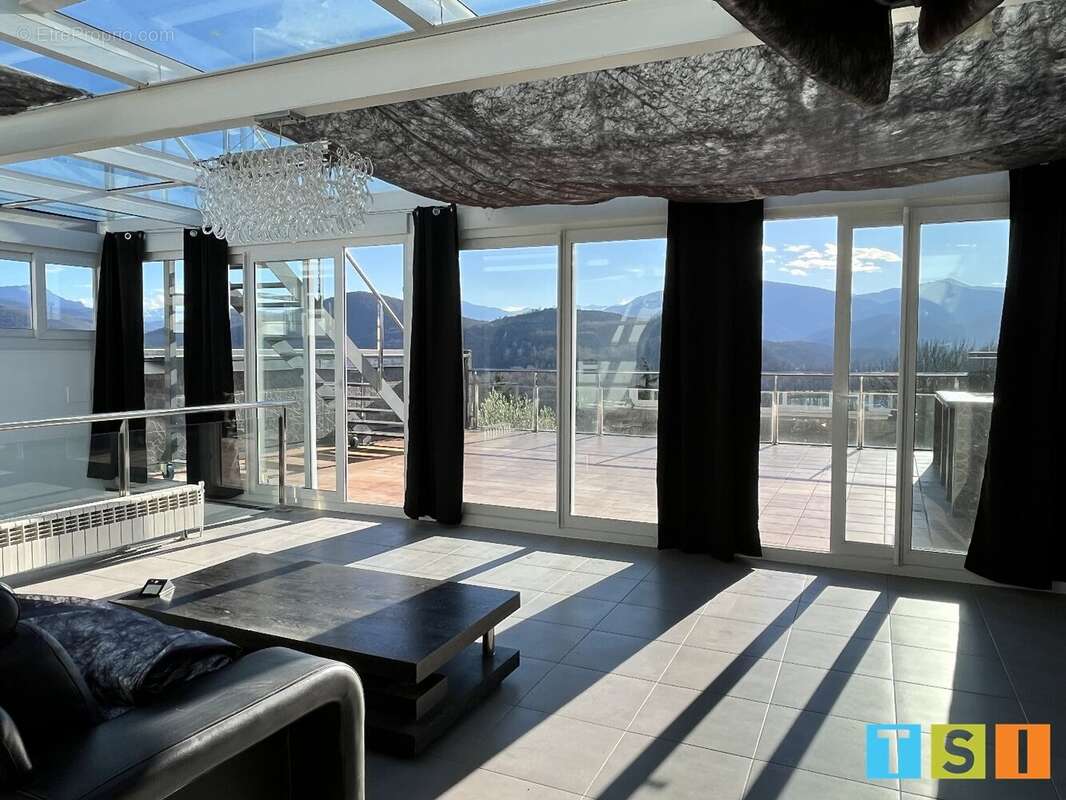 Maison à MONTREJEAU