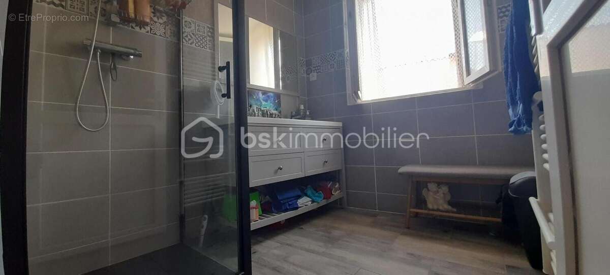 Maison à SAINT-LAURENT-DE-LA-SALANQUE