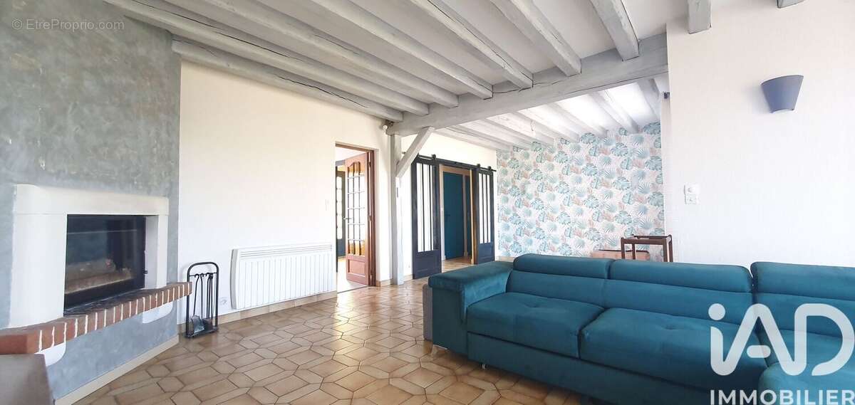 Maison 145 m² à Saint-Calais  - photo 2