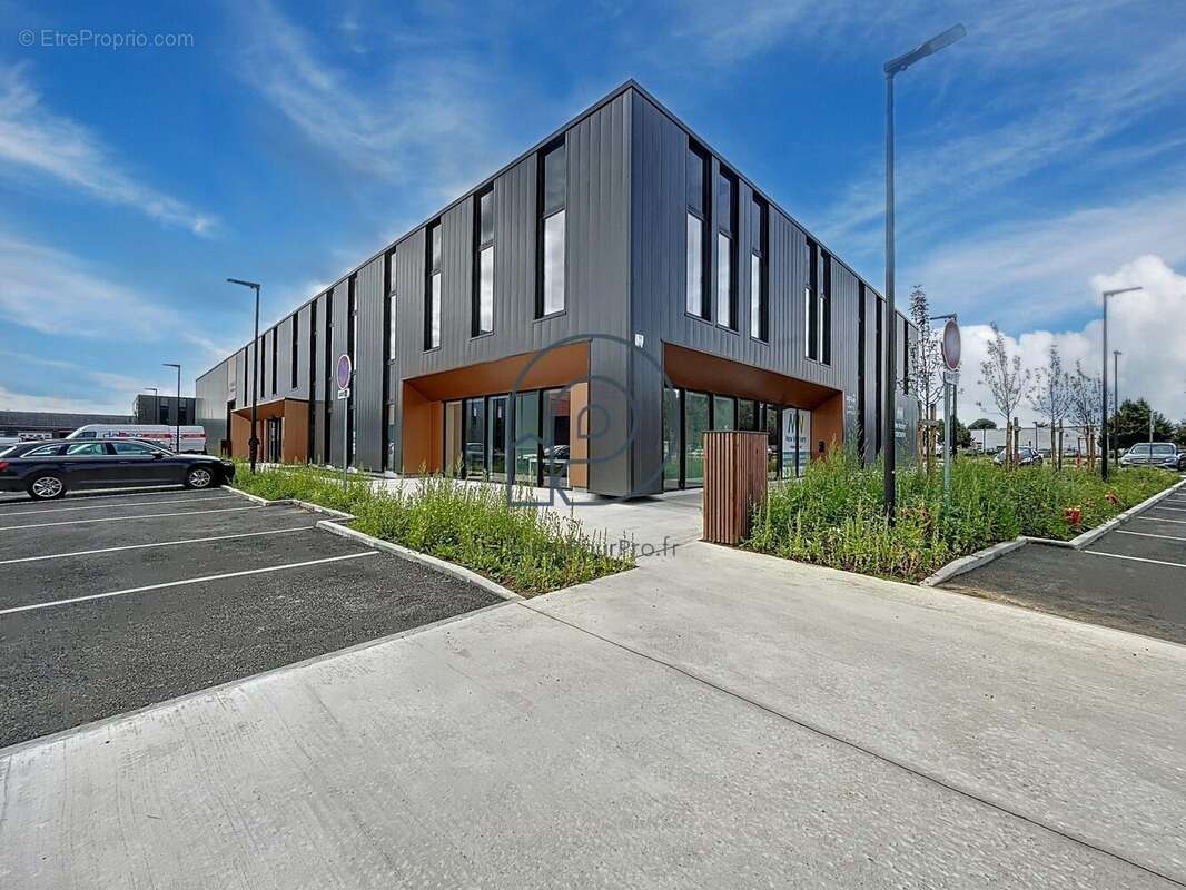 Commerce 252 m² à Hallennes-Lez-Haubourdin  - photo 2