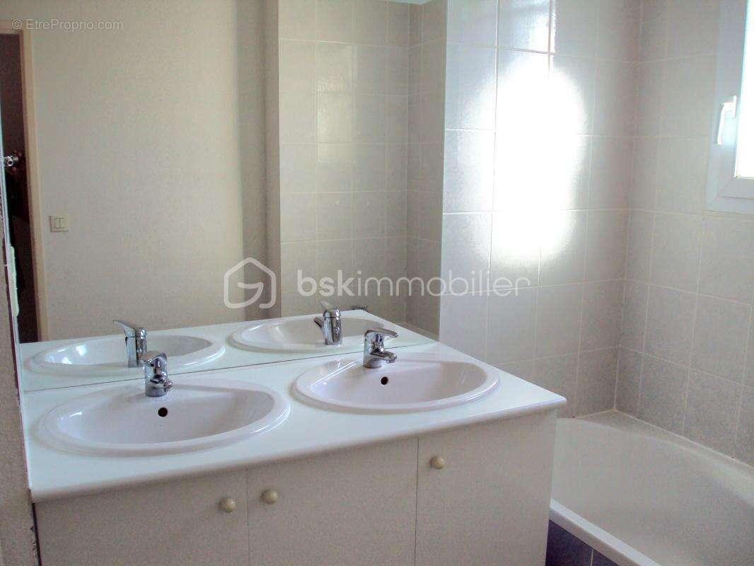 Maison à MONTELIMAR