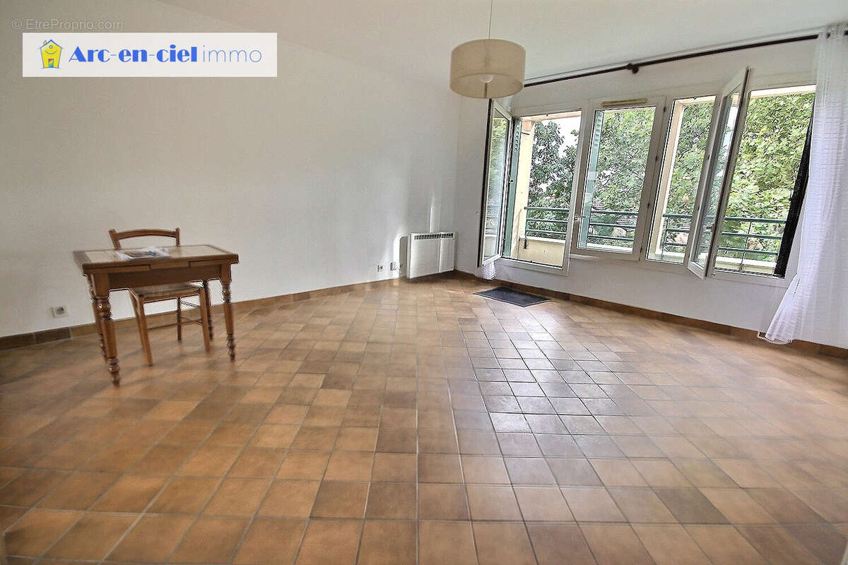 Duplex 3 pièces terrasses Bagnolet - photo 3