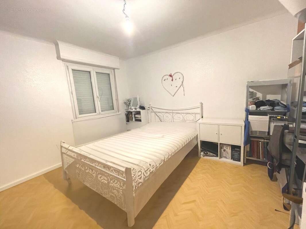 Chambre - Appartement à SCHILTIGHEIM