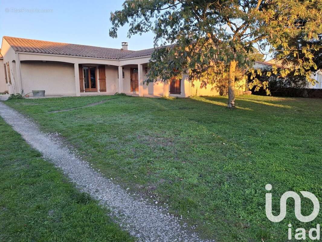 Photo 2 - Maison à SAINT-JUST-LUZAC