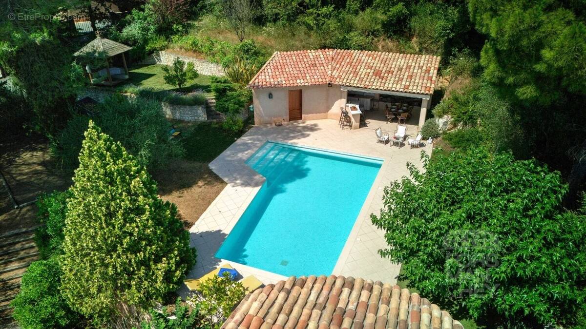 Maison à VALBONNE