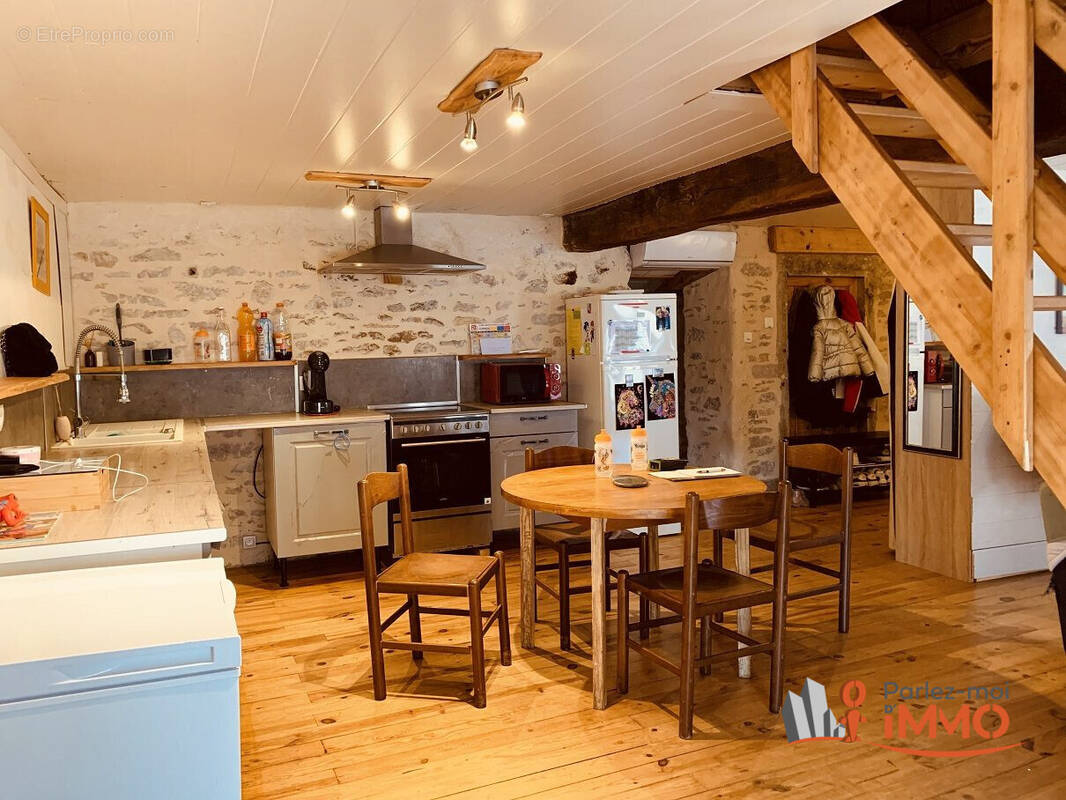 Pièce de Vie - Appartement à VILLEBOIS