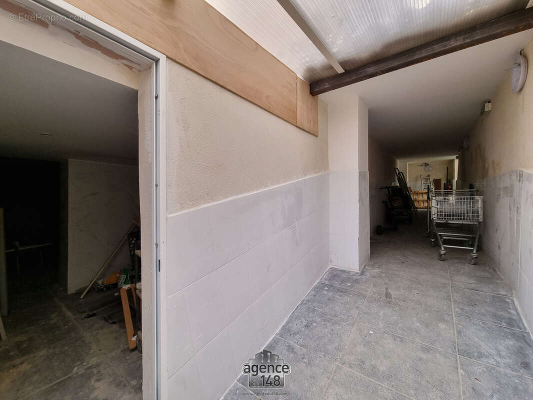 3 Locaux commerciaux à vendre Le Canet - photo 2