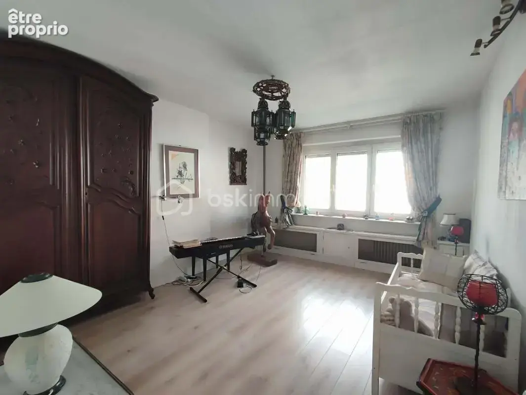 Grande maison familiale avec un fort potentiel, en hyper centre de 1948, 402m2, 15 pièces 7 chambres!!!!!! - photo 14