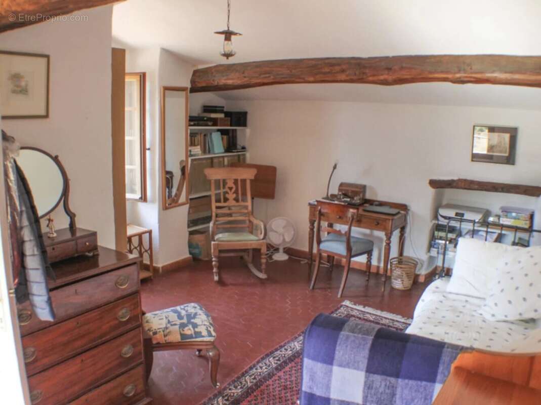 Maison à ENTRECASTEAUX