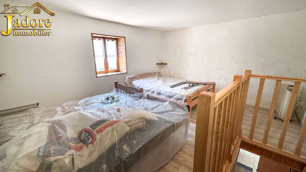 Maison à LA CHAPELLE-DEVANT-BRUYERES