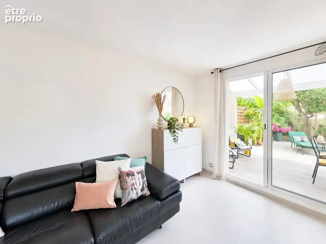 HYÈRES, Bas de Costebelle – Maison R+1 70 m², terrasse, jardin, stationnements - photo 8