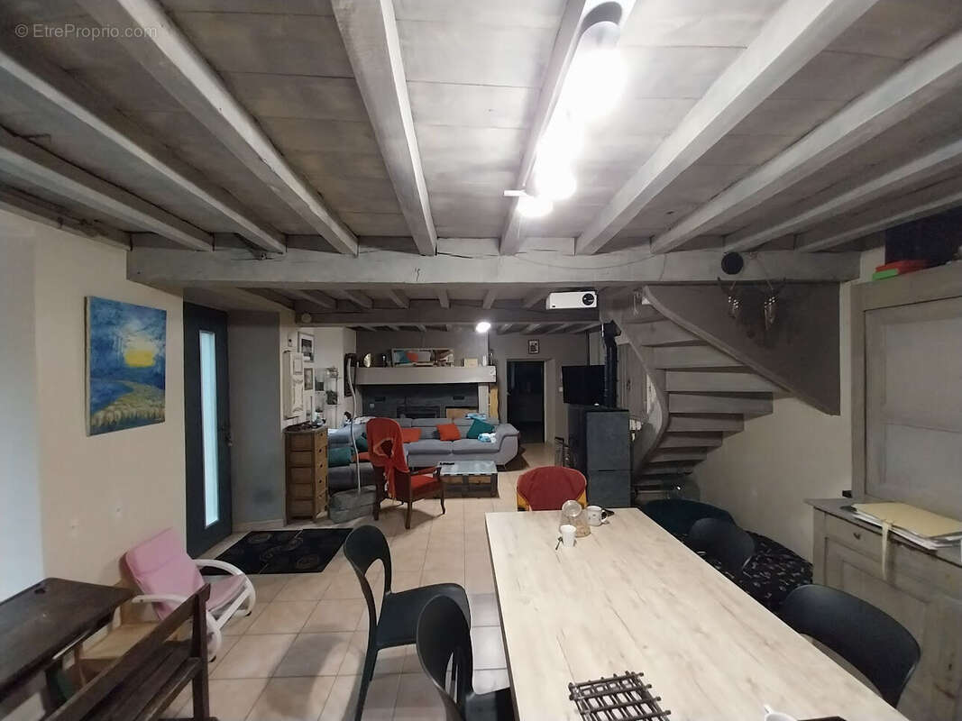 Maison 145 m² à Haut-De-Bosdarros  - photo 3