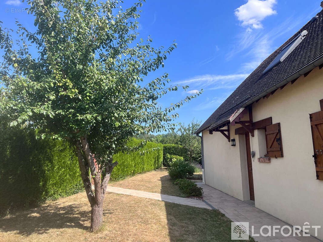 Maison située près du centre-ville - photo 11