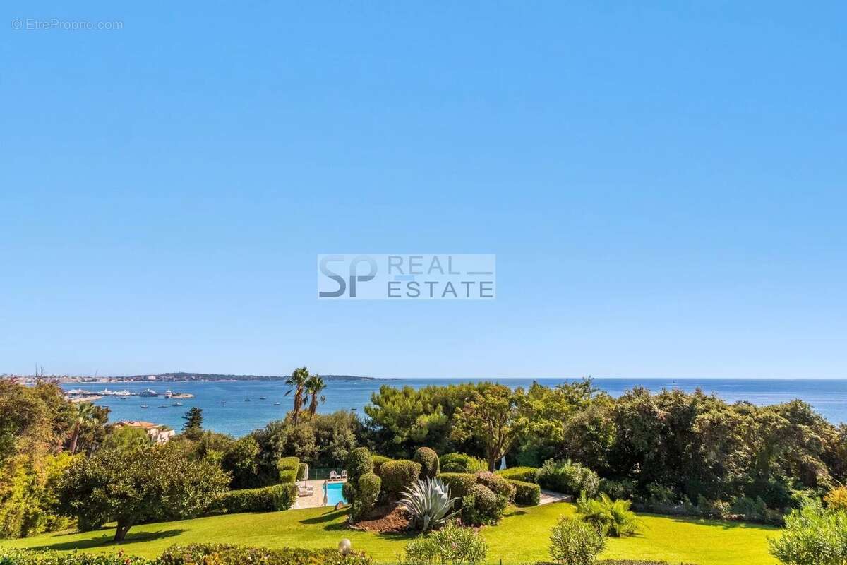 Appartement à VALLAURIS
