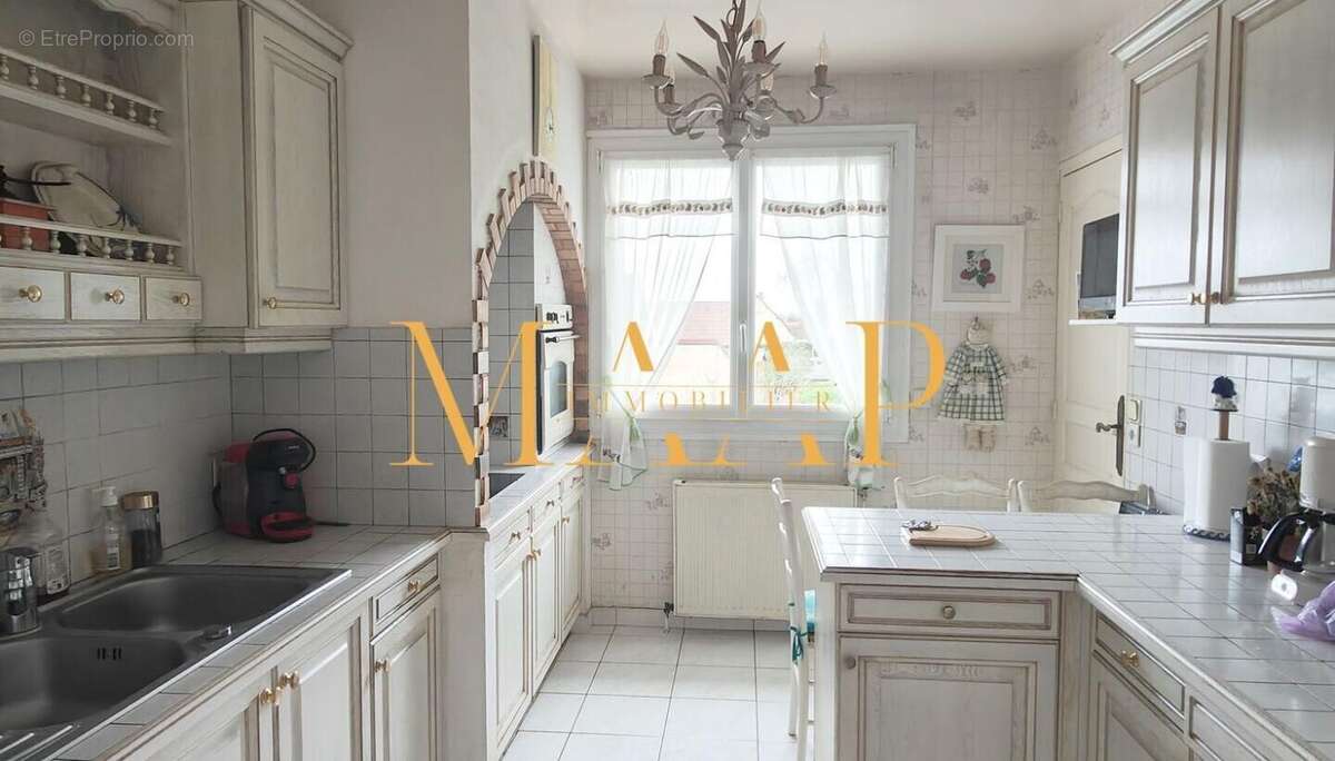Maison à ABLIS