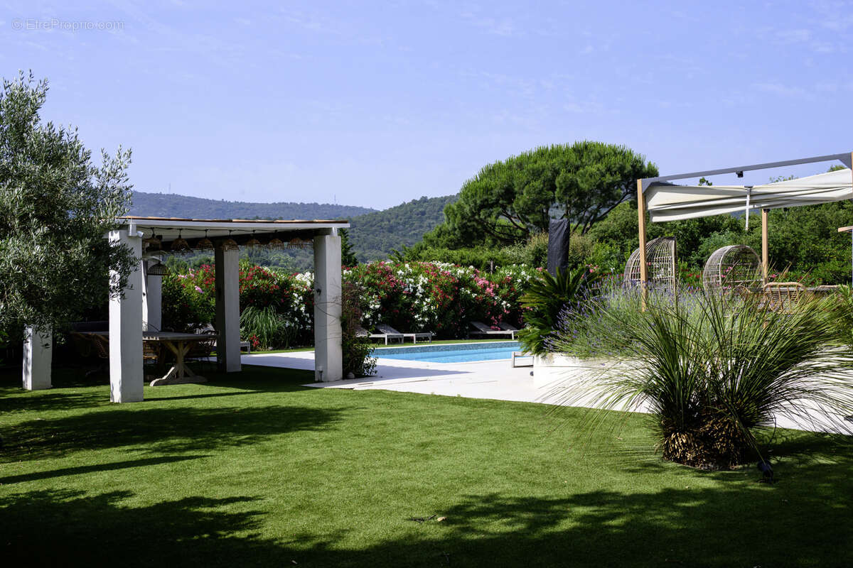 Maison à PLAN-DE-LA-TOUR