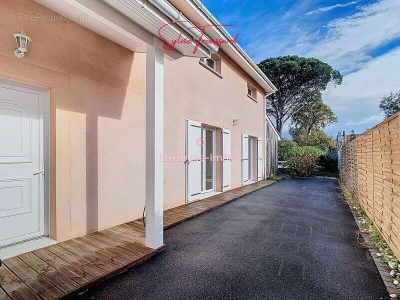 Maison 155 m² à Gujan-Mestras  - photo 4