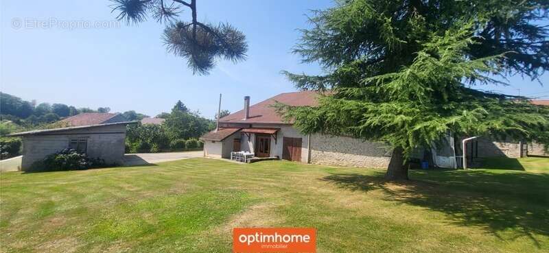 Maison à LES VOIVRES