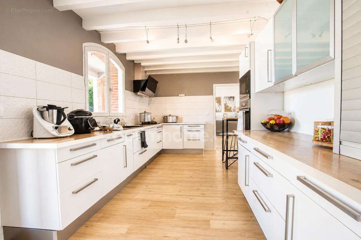 Launaguet – superbe maison familiale de 170 m² avec piscine sur terrain de 1 357 m² - photo 3