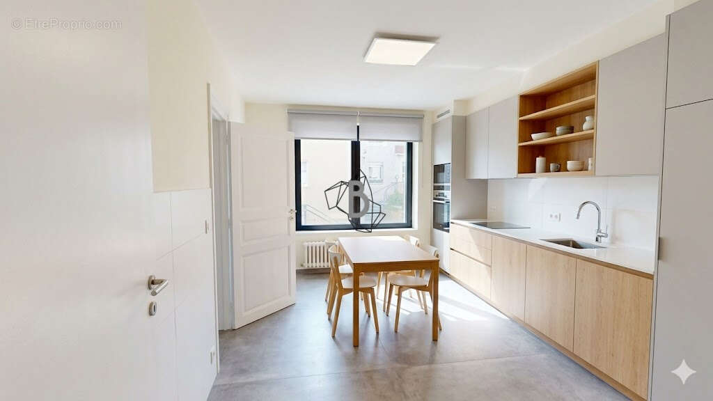 LAISSAC - 160m2 - T5 - photo 2