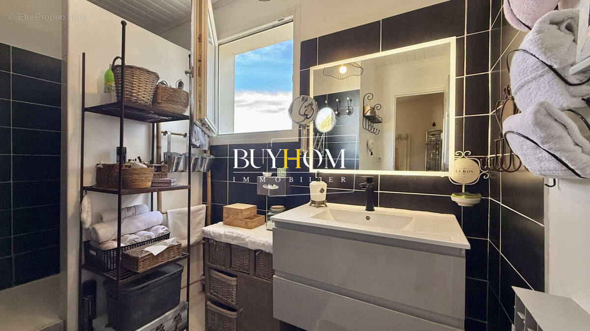 Maison à L'ISLE-SUR-LA-SORGUE