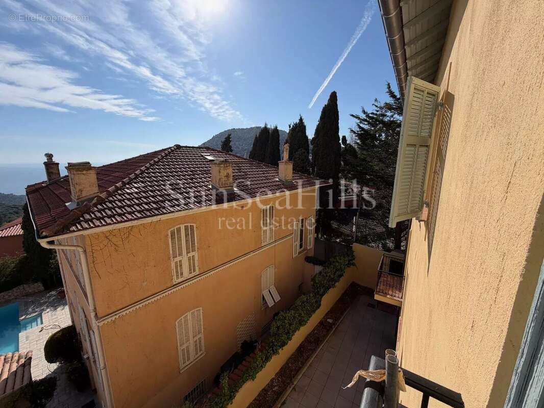 Appartement à LA TURBIE