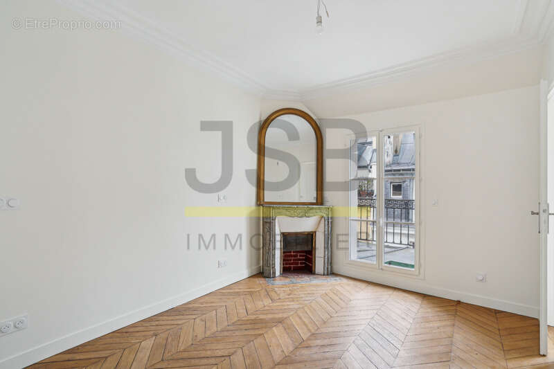 Appartement à PARIS-2E