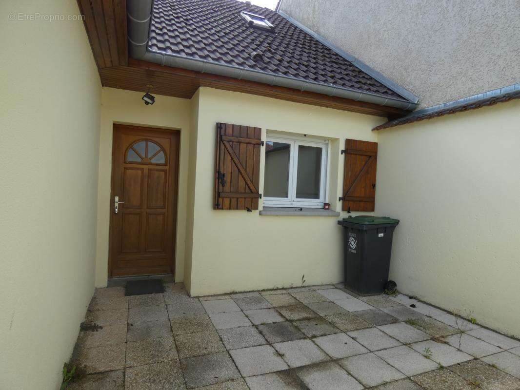 Maison à LAGNEY