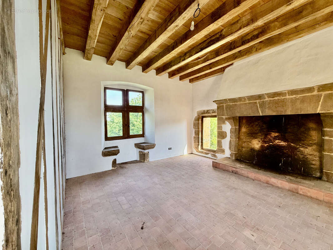 Maison à MEZIERES-SOUS-LAVARDIN