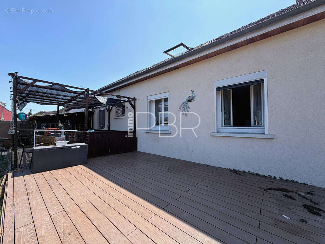 Maison T7 avec garage et jardin - photo 3