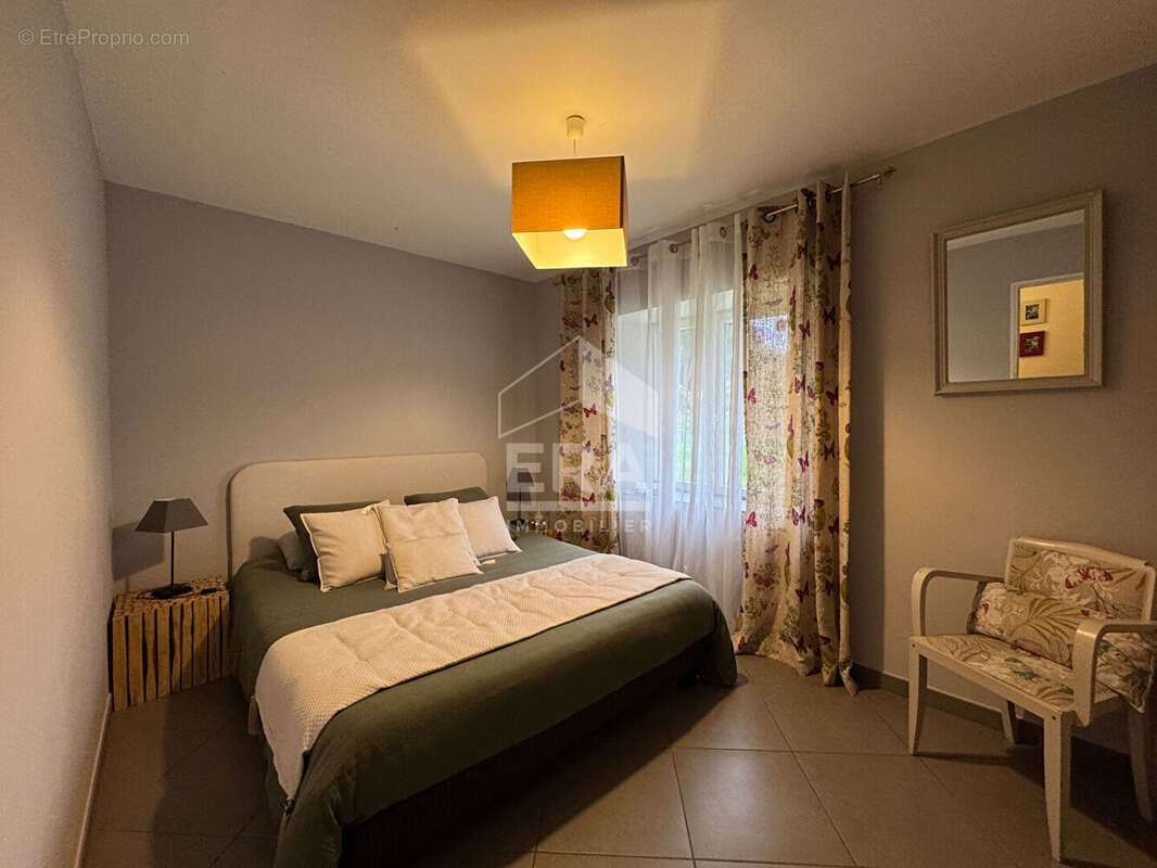 Maison à NOTRE-DAME-DE-SANILHAC