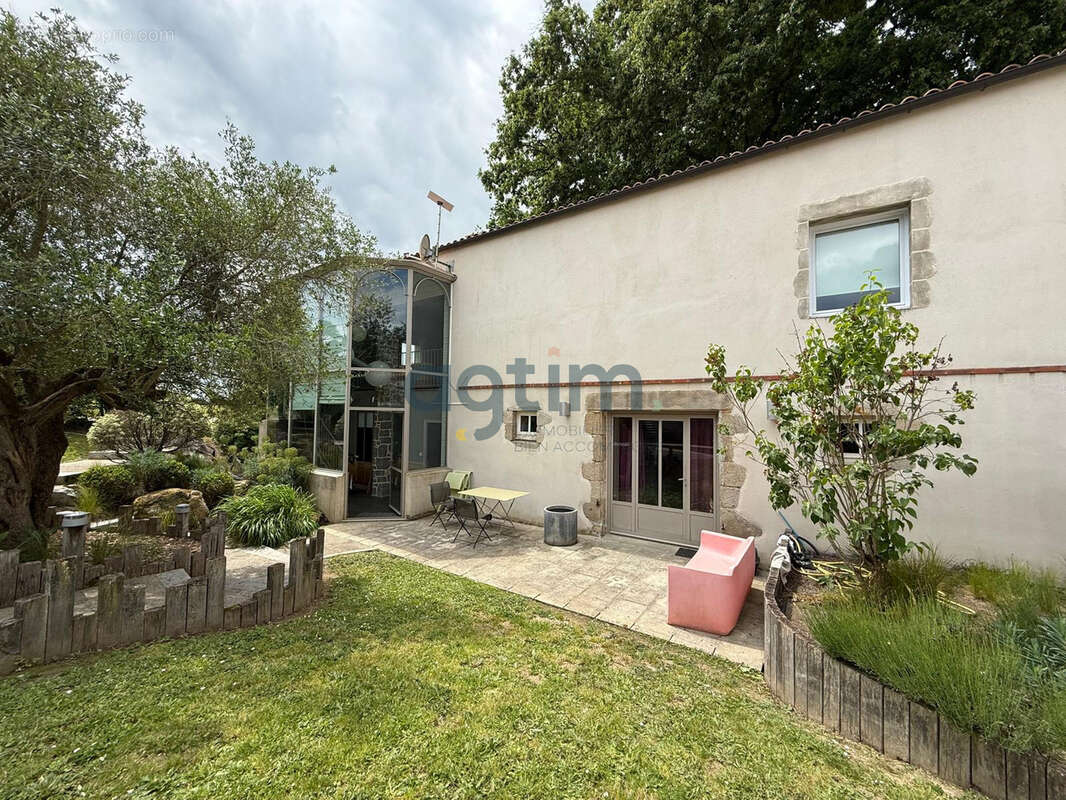 Maison à NESMY