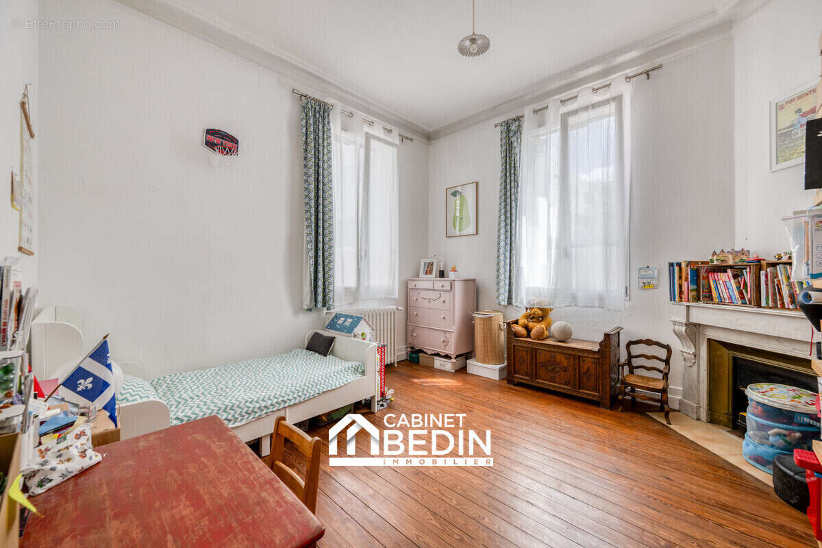 Appartement à BORDEAUX
