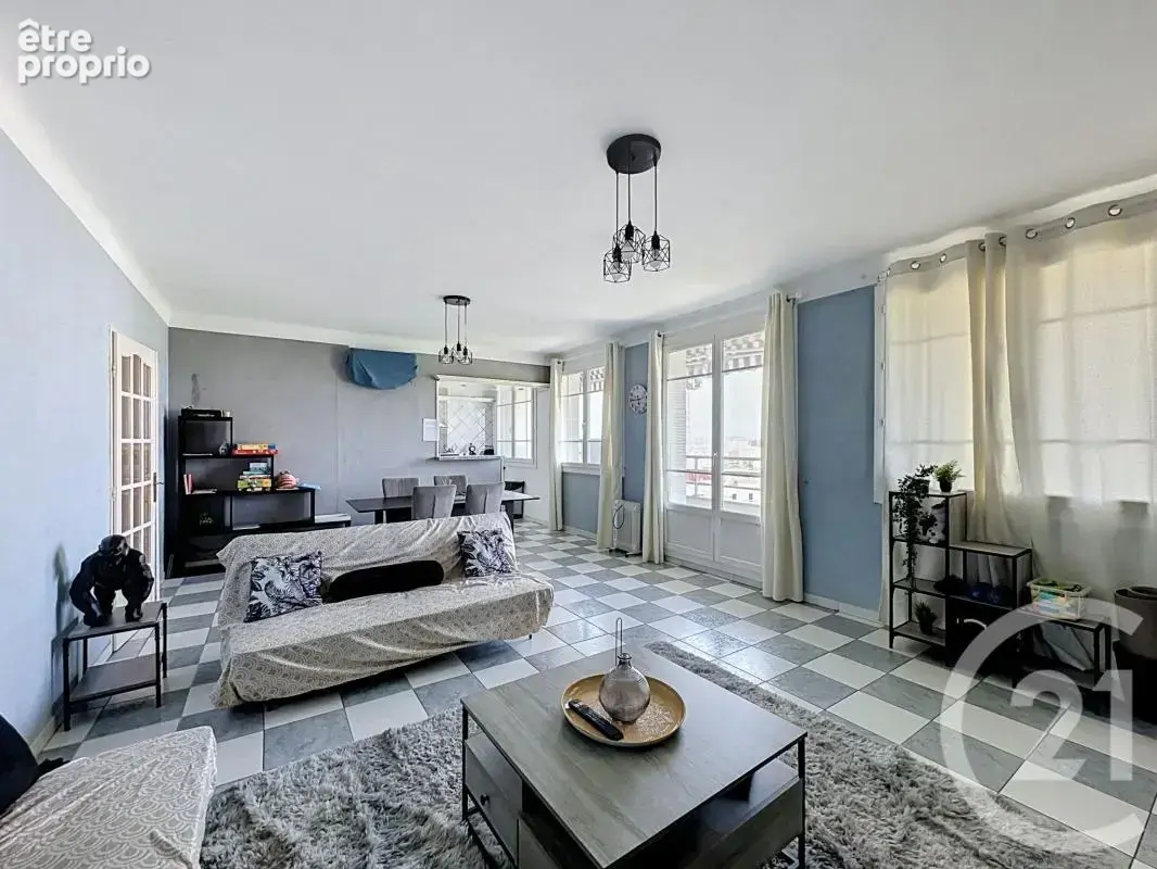 Appartement à LYON-8E