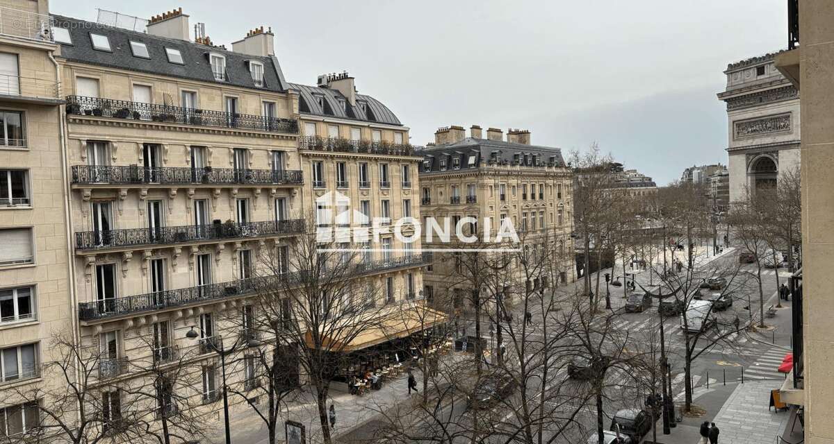 Appartement à PARIS-17E