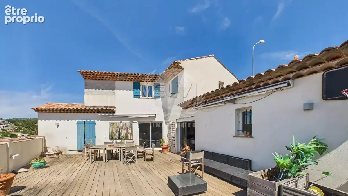 Maison à PLAN-DE-LA-TOUR